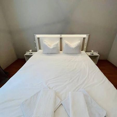 Chic Retreat Timisoara Apartman Kültér fotó