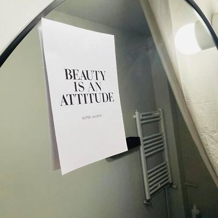 Chic Retreat Timisoara Apartman Kültér fotó